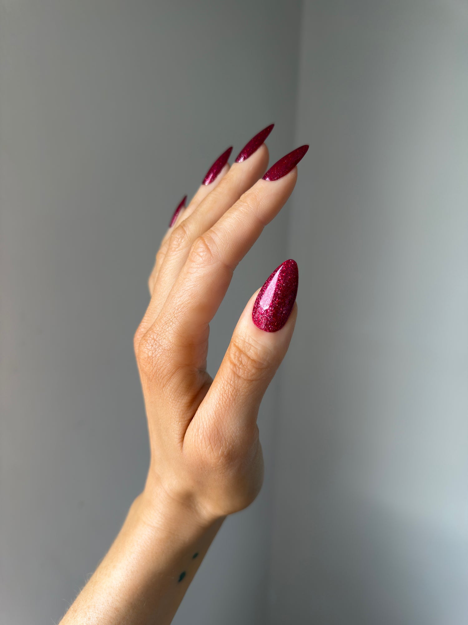 GLITTERING POMEGRANATE (RIVIERA 097) 'Hema-Free'