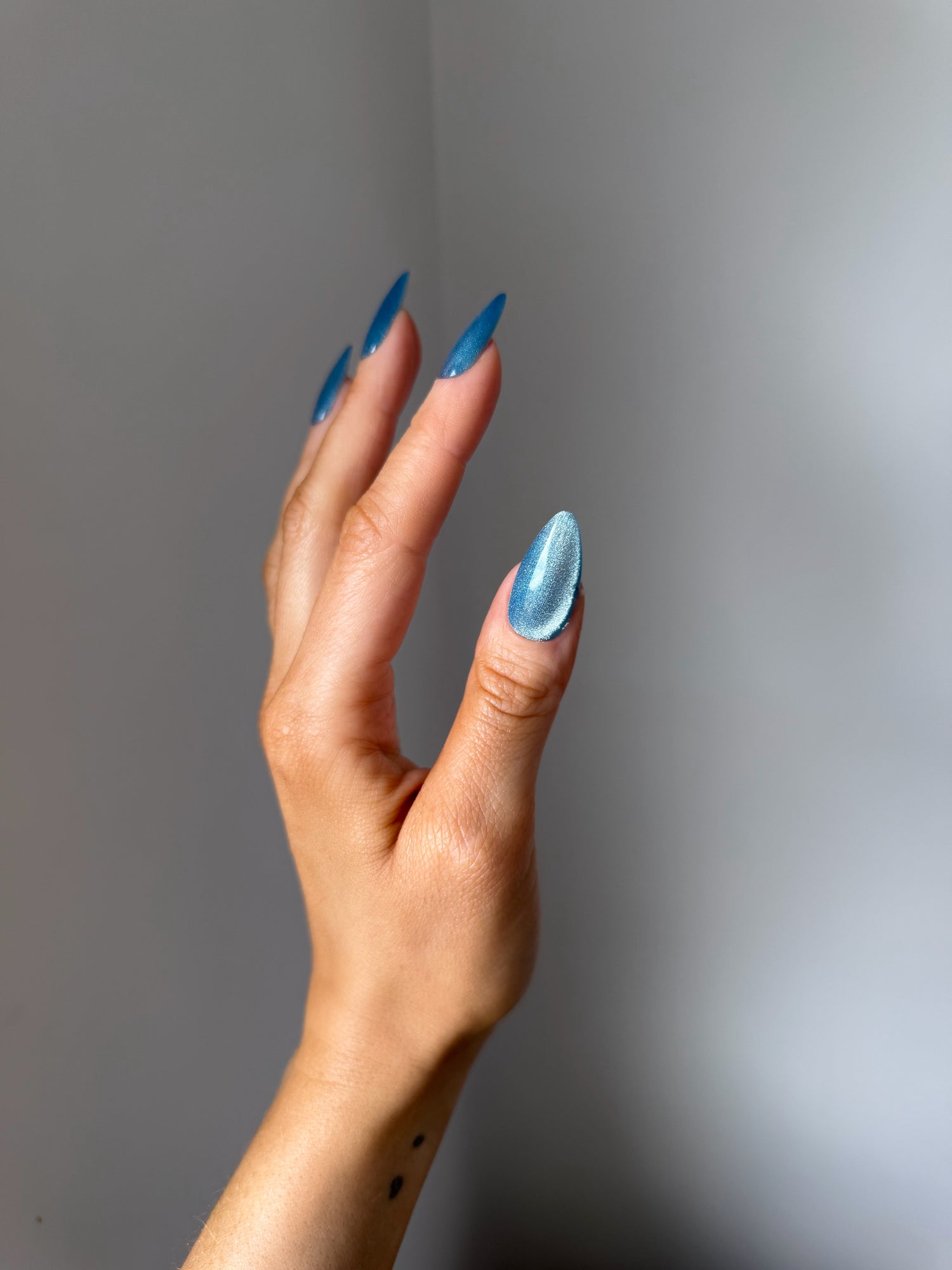 SAPPHIRE - CAT EYE 'Hema-Free'